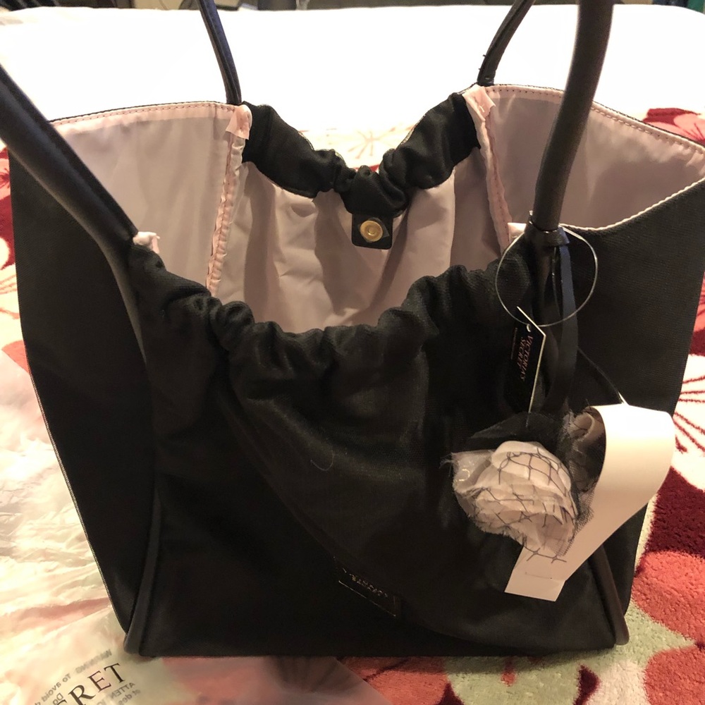 ** SOLD** NWT Victoria’s Secret tote